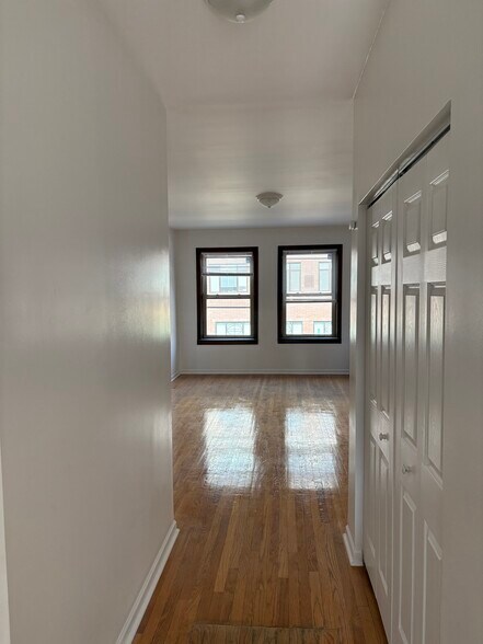 Building Photo - 809 N Harlem Ave