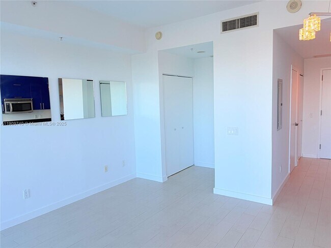 Building Photo - 60 SW 13th St