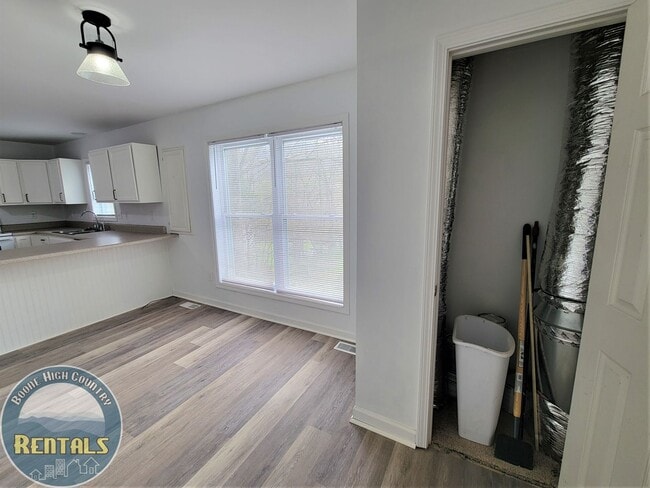 Building Photo - 186 Grandfather Farms Rd