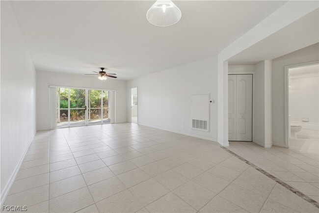 Building Photo - 7823 Regal Heron Cir