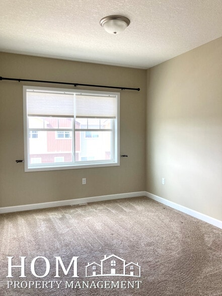 Building Photo - 3021 Bluestem Trl