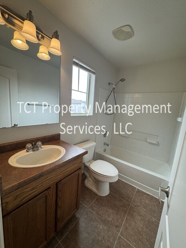 Building Photo - Beautiful 4 bedroom + loft in Johnson Ranch