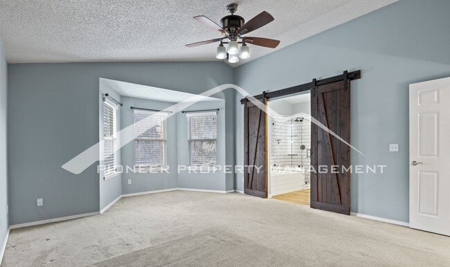 Building Photo - Beautiful 3bd/2.5 bath home with a peaceful backyard, AC, and 2.5 car garage near Ute Valley Park