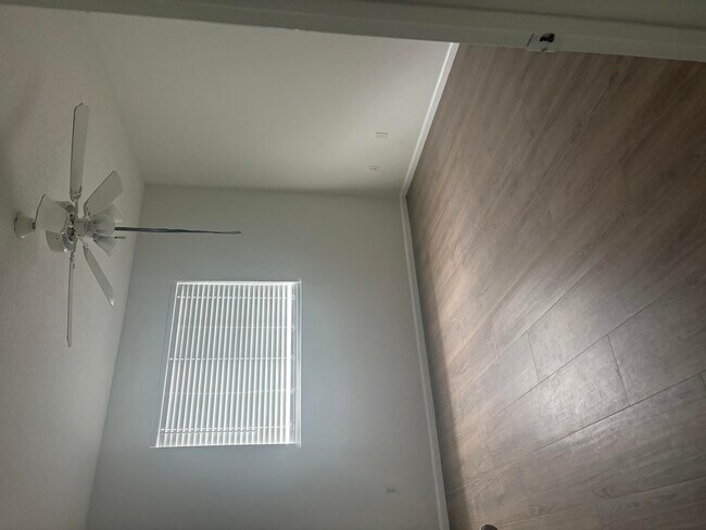 Building Photo - 2026 Alta Meadows Ln