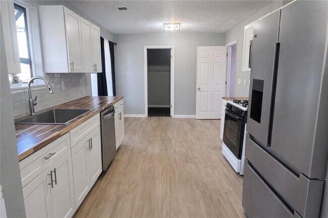 Building Photo - 5145 Paisley Ct NW