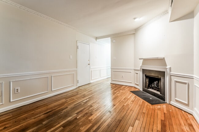 Building Photo - 1804 Swann St NW