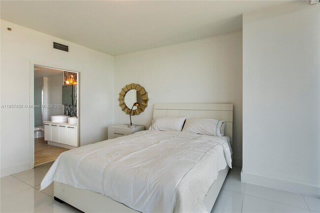Building Photo - 888 Biscayne Blvd