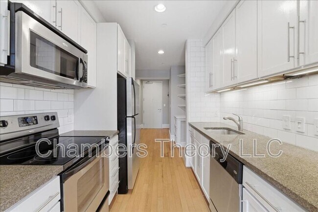 Building Photo - 2035 2nd St NW
