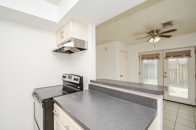 Building Photo - 1116 Murrayhill Dr