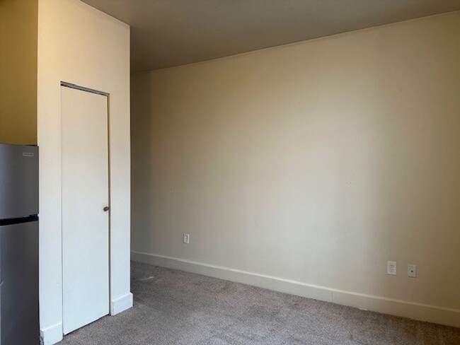 Building Photo - 1 Bedroom 1 Bathroom Harrisburg School Dis...