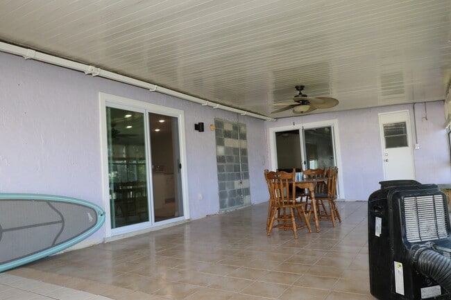 Building Photo - 1510 W Riviera Dr