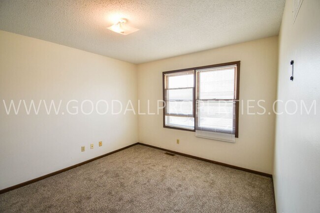 Building Photo - MOVE IN SPECIAL! $200 off your first month...