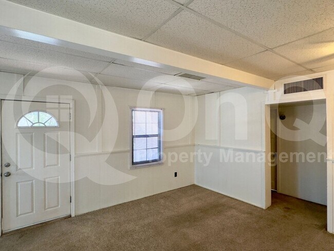 Building Photo - 2701 North Orchard Avenue