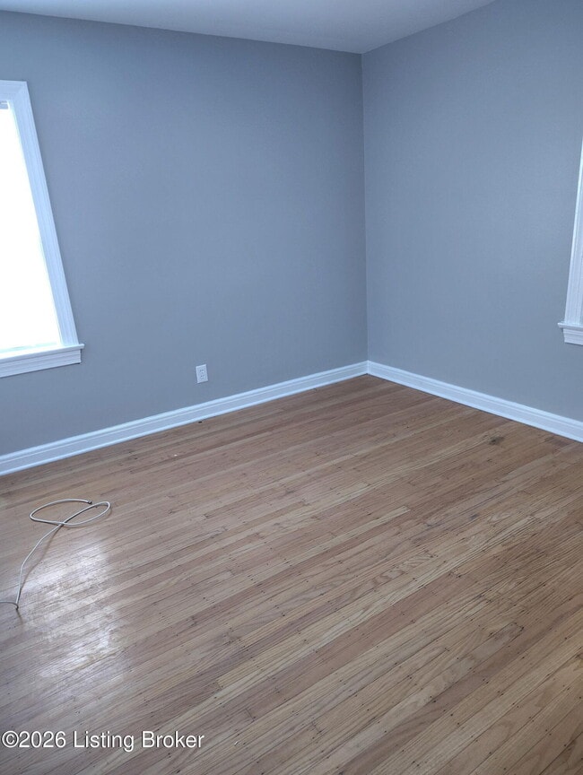 Building Photo - 3253 Lexington Rd