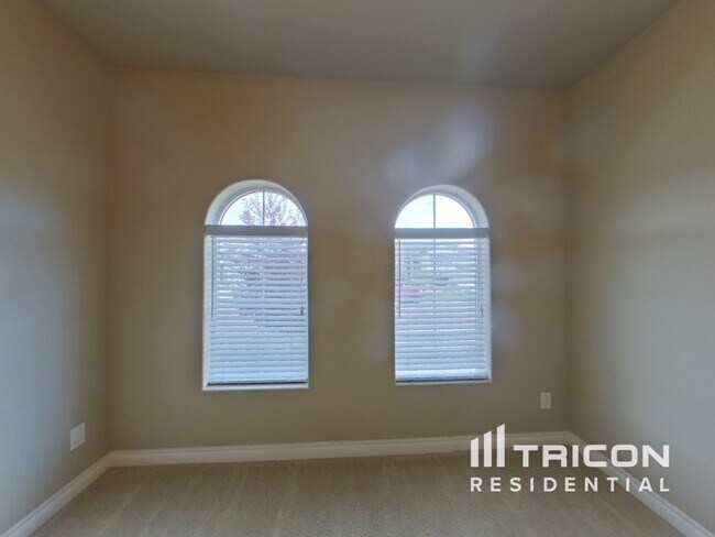 Building Photo - 7232 Rim Bluff Ln