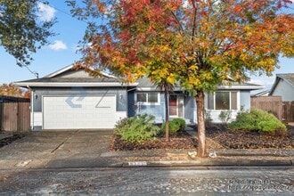 Building Photo - 1323 Harwood St