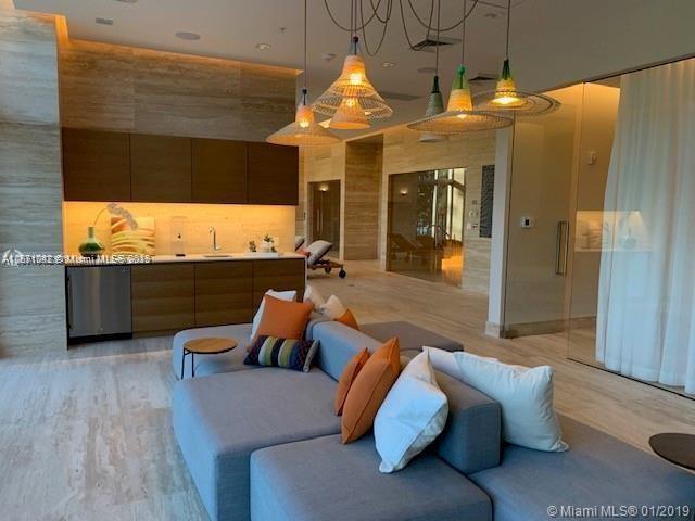 Building Photo - 16385 Biscayne Blvd