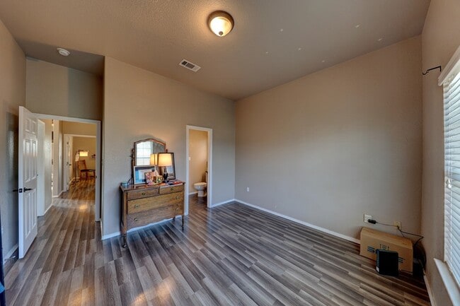 Building Photo - 2105 W Brunson St