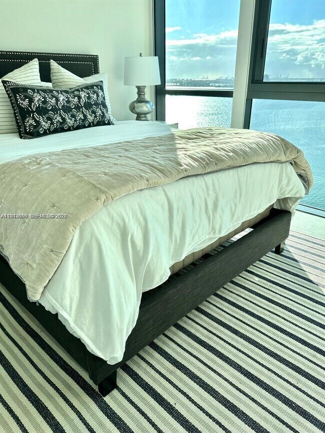 Building Photo - 3131 NE 7th Ave