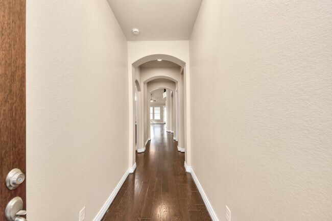 Building Photo - 24219 Peralta Glen Ln