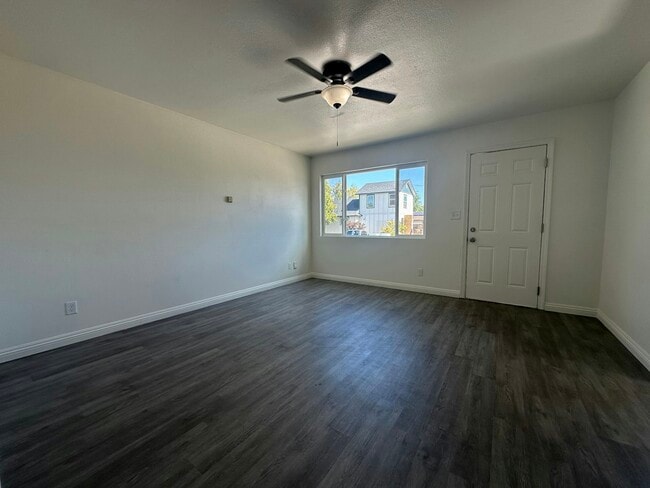 Building Photo - 827 16th St