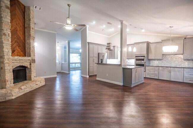 Building Photo - Beautiful Single Family Home in Northwood