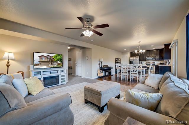 Building Photo - 8013 Pinfeather Dr