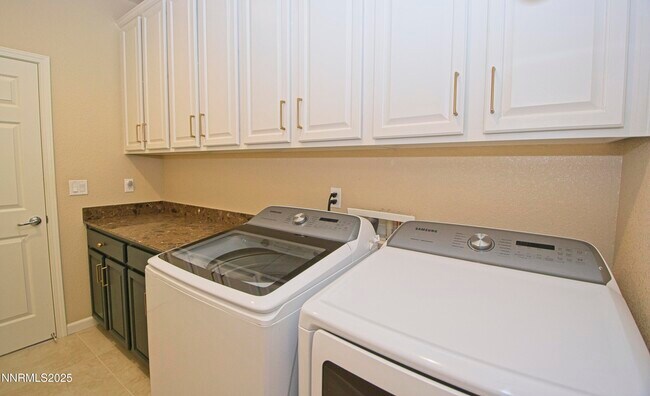 Building Photo - 2798 Peavine Creek Rd