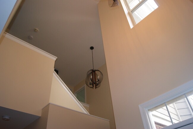 Building Photo - 480 Pine Lake Cir