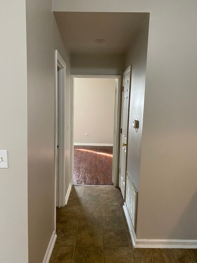 Building Photo - 6030A Etzel Avenue