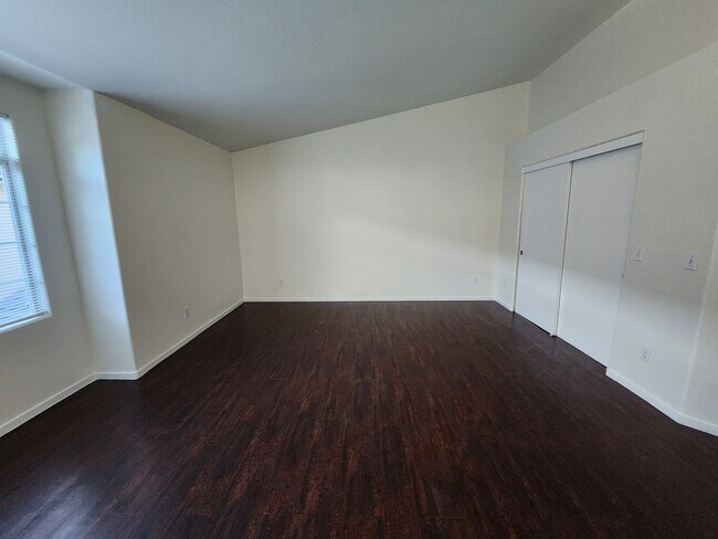 Building Photo - 929 Dusty Creek St