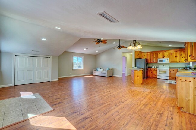 Building Photo - Peaceful Pungo living