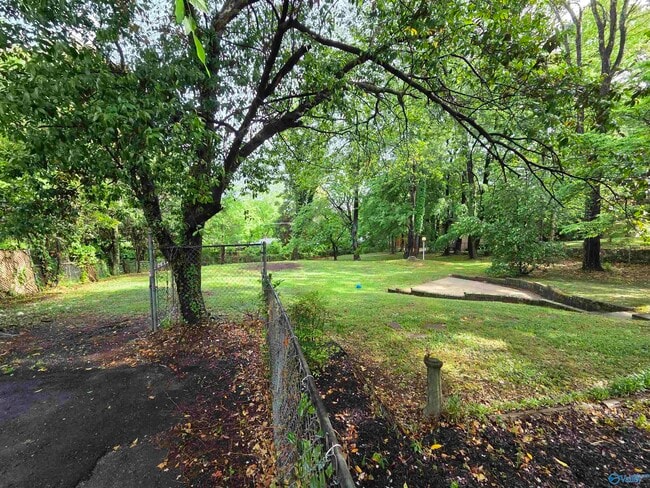 Building Photo - 1209 Governors Dr SE