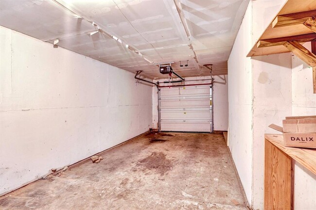 Building Photo - 106 Hughson Ct