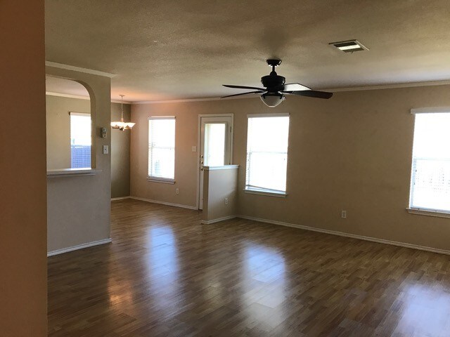Building Photo - 2737 Breezy Point Cove