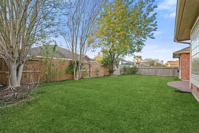 Building Photo - 7039 Fountain Lilly Dr