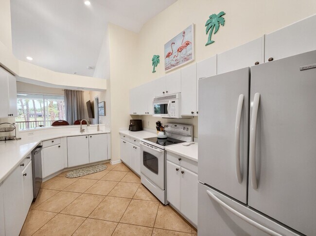 Building Photo - 8175 Celeste Dr
