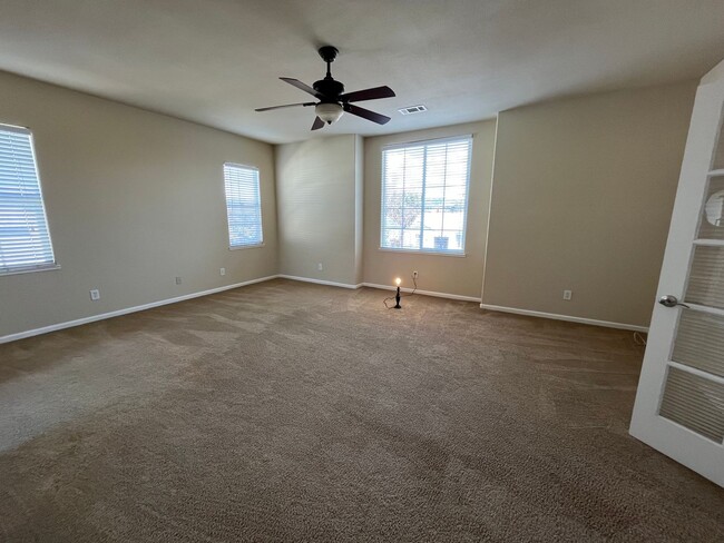 Building Photo - Upgraded and Beautiful Spacious 4 Bedroom ...