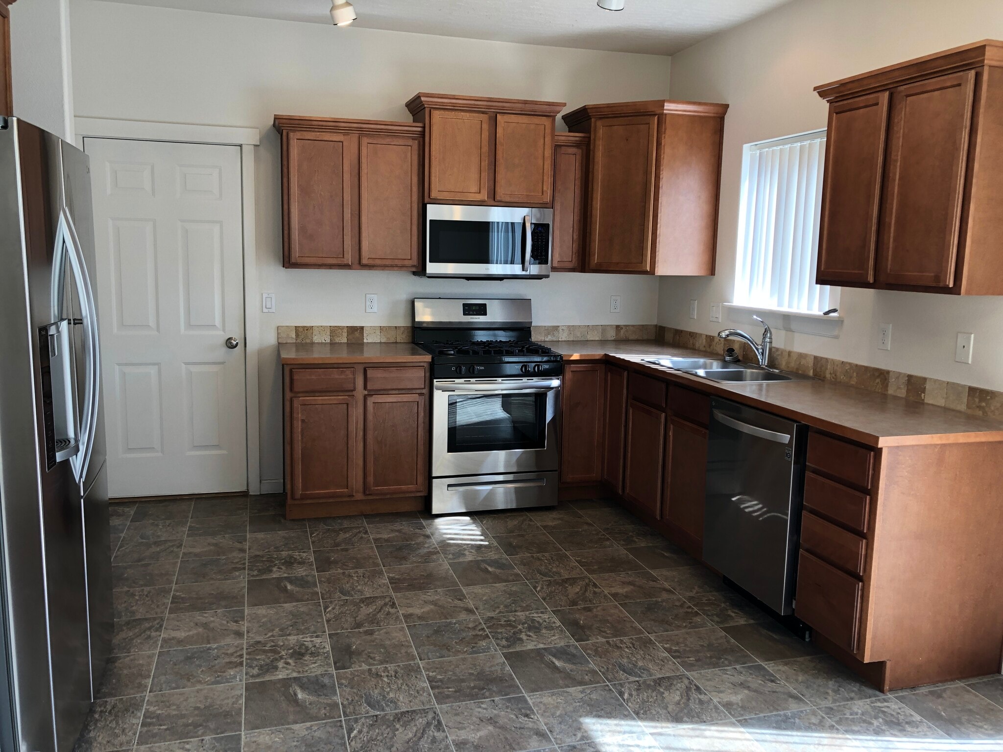 Building Photo - 1437 SW Junegrass Ln