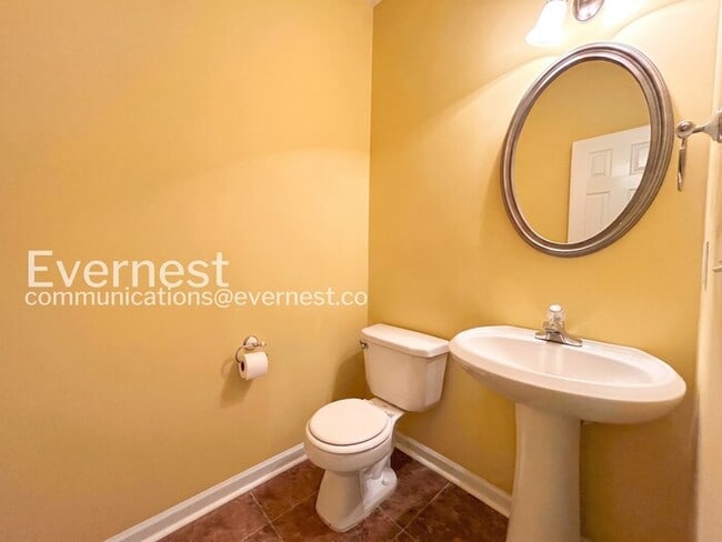 Building Photo - 729 Mountain Laurel Dr