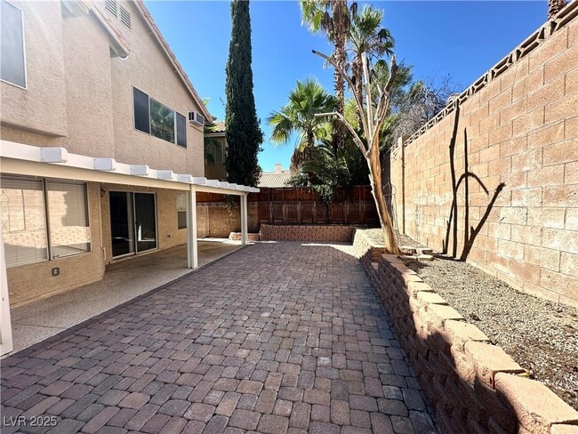 Building Photo - 2433 Twin Flower Cir