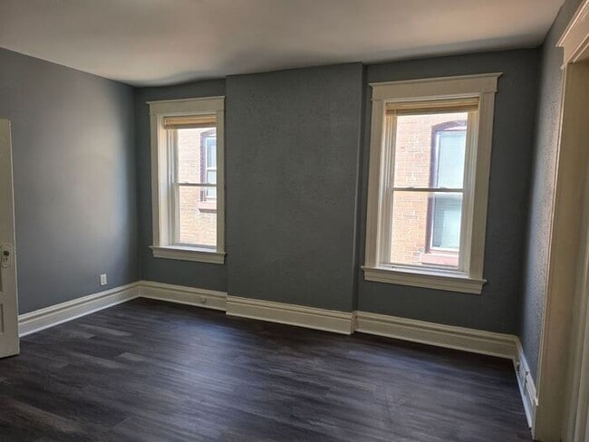 Building Photo - Newly Renovated 1 Bed 1 Bath Apartment for Rent!