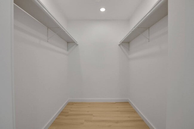 Building Photo - 53 Henry St
