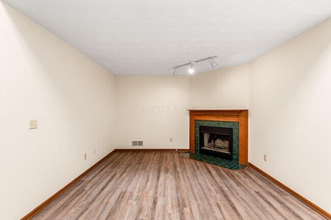 Building Photo - 8287 Talia Ct