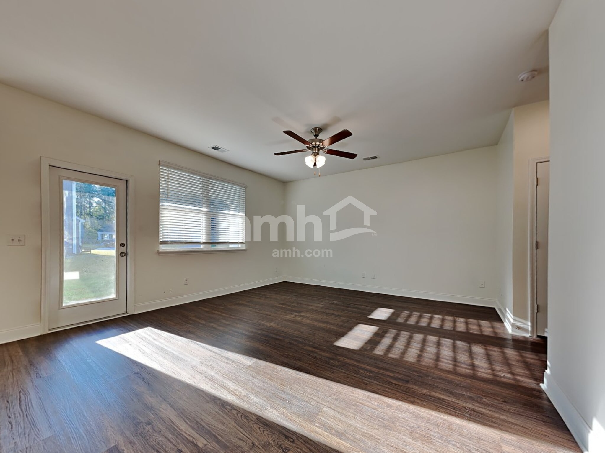 Building Photo - 533 Lateleaf Dr