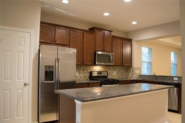 Building Photo - 8112 Summerlake Groves St