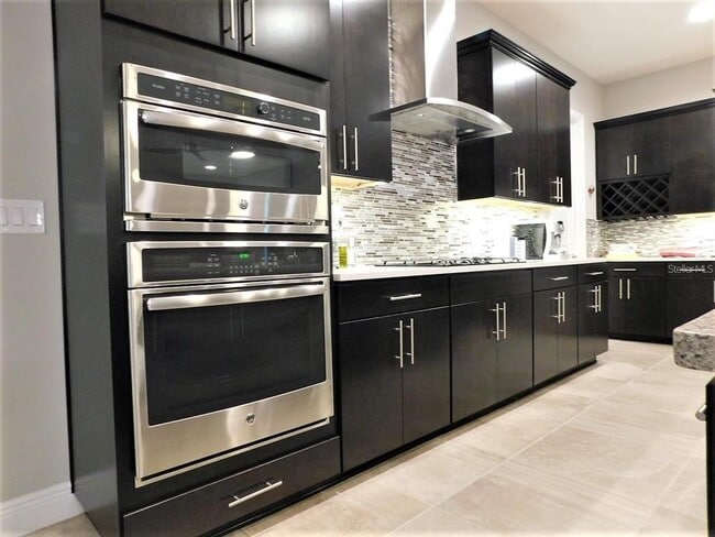 Building Photo - 15532 Sweet Orange Ave