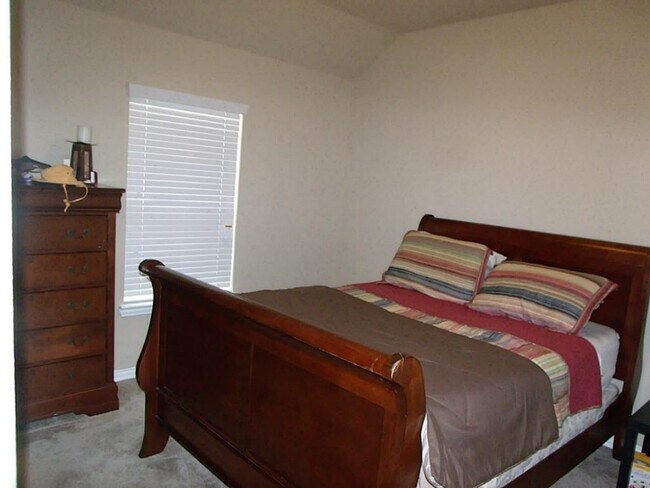 Building Photo - 2402 Horned Owl Dr