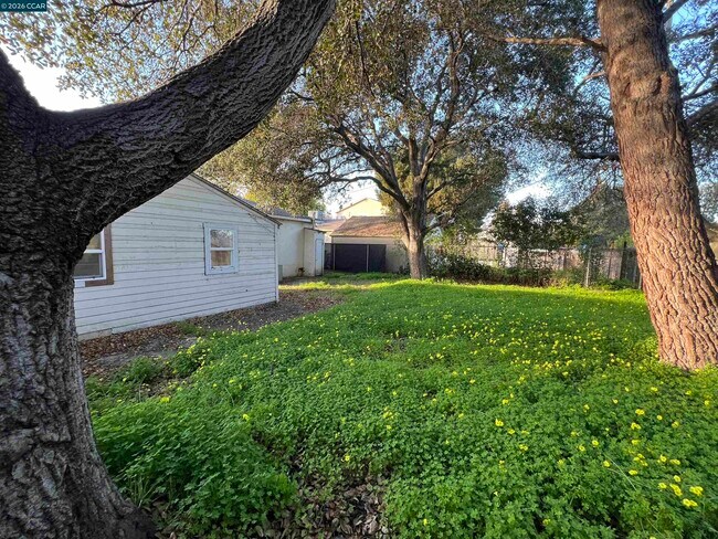 Building Photo - 192 Viewmont Ave