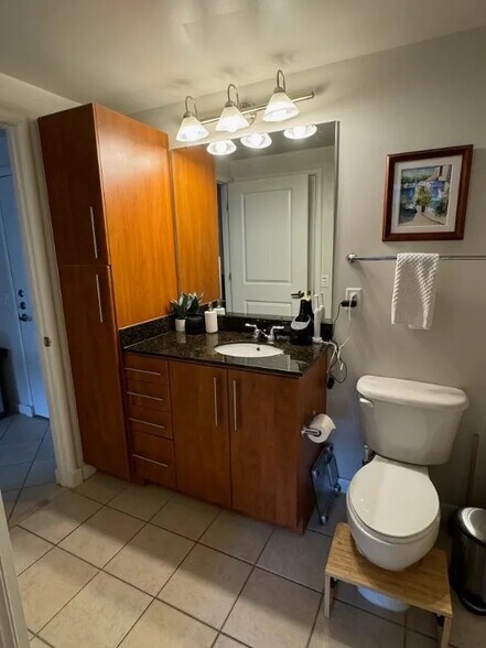 Building Photo - 1021 N Garfield St